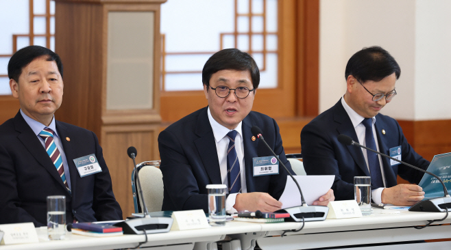 발언하는 최휘영 문체부 장관