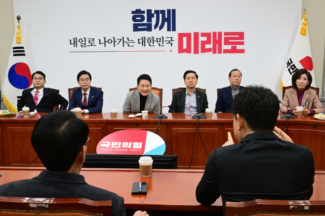 장동혁-4선 이상 중진 면담-05