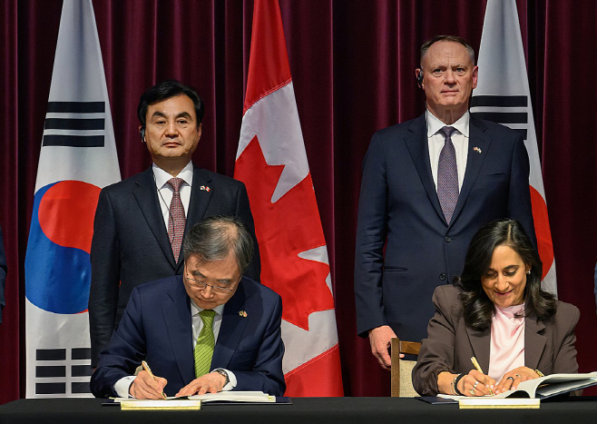 0226 ② 한-캐나다 군사 국방 비밀정보 보호협정 서명식