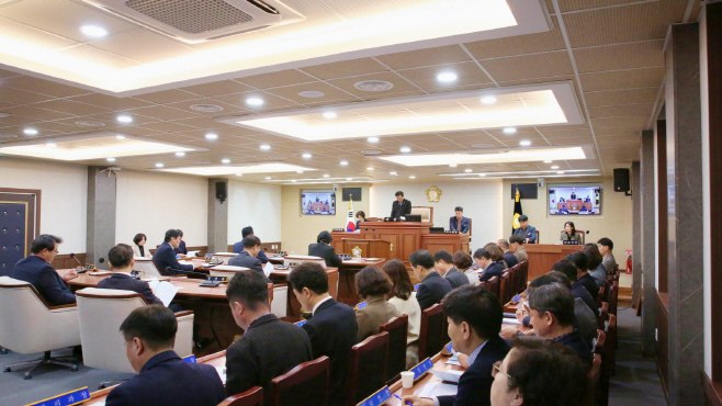 5. 제382회 임시회 제2차 본회의 사진