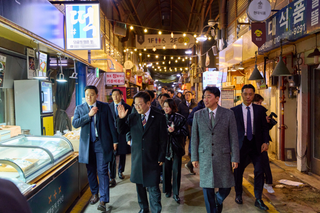 이재명 대통령, 통인시장 방문<YONHAP NO-6443>