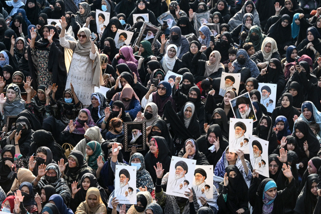 TOPSHOT-PAKISTAN-IRAN-US-ISRAEL-CONFLICT <YONHAP NO-1550> (AFP)