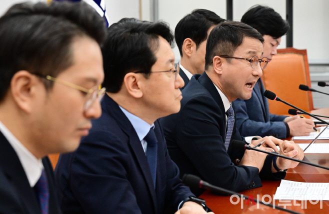 2026030201000024600002611