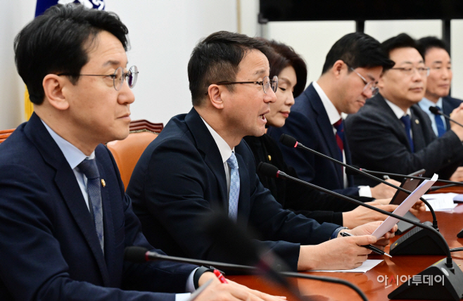 민주당 원내대책-08