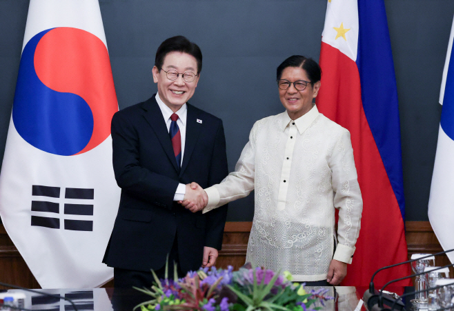 이재명 대통령, 한-필리핀 정상회담<YONHAP NO-5066>