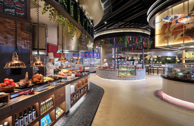 [사진 2] 시그니처 뷔페 레스토랑 ‘셰프스 키친’ 등 식음업장에서 봄 제철 식재료를 활용한 메뉴를 준비했다