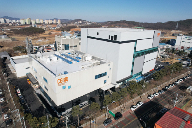 [사진자료1] 시지바이오 ‘노보팩토리’(우측) 과 기존 ‘S-캠퍼스’(좌측) 전경1