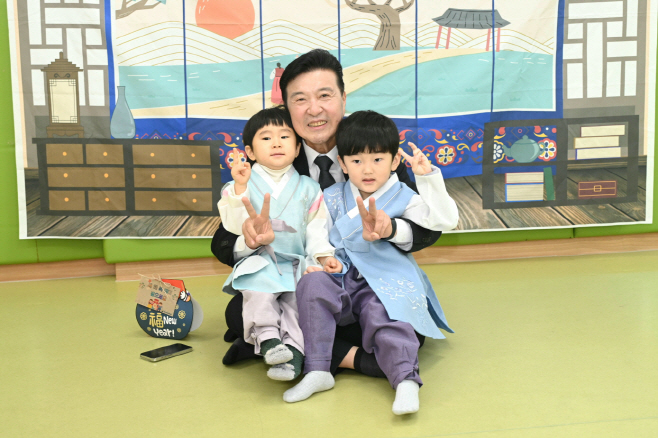 최재구 예산군수, 어린이집 방문