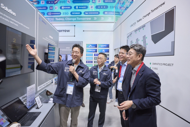 사진 4_AI 동반자 약속한 정재헌 SKT CEO 5년간 스타트업 500곳과 함께 크겠다