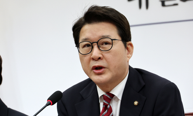 발언하는 신동욱 최고위원<YONHAP NO-2509>