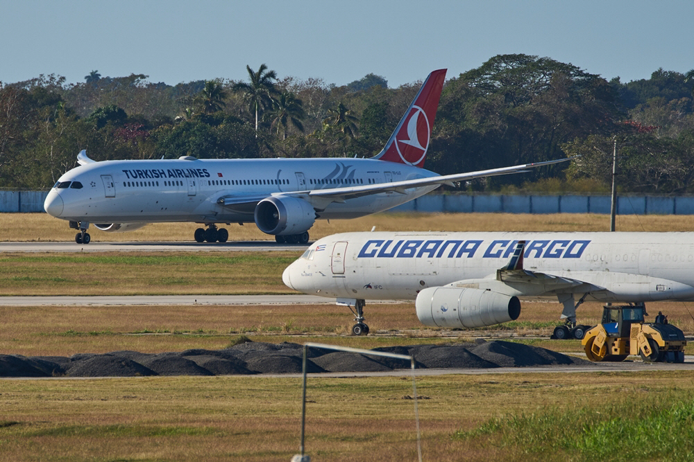 Cuba Airport <YONHAP NO-0376> (AP)