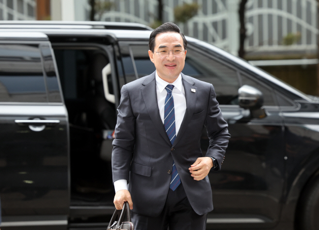 출근하는 박홍근 후보자<YONHAP NO-2744>