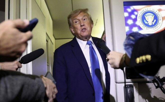 "이란 항복 때까지 공격"... 트럼프, 무엇을 믿고 '닥공' 선언했나 - 뉴스 썸네일 이미지