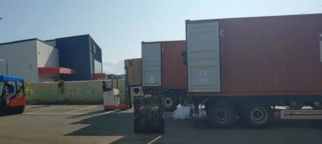 양양 농수산물 미국 수풀 선적 모습