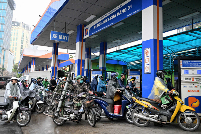 VIETNAM-ECONOMY-FUEL-TARIFF <YONHAP NO-4812> (AFP)