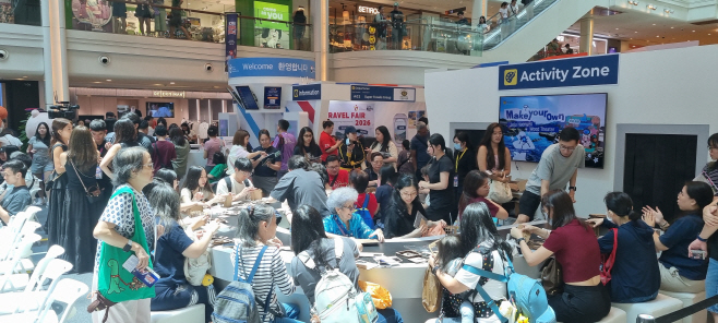 [한국관광공사] K-컬처 DIY 체험존을 가득 메운 싱가포르 방문객