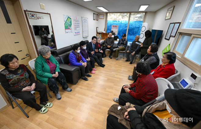 박준희 관악구청장, 경로당 115개소 순회 방문