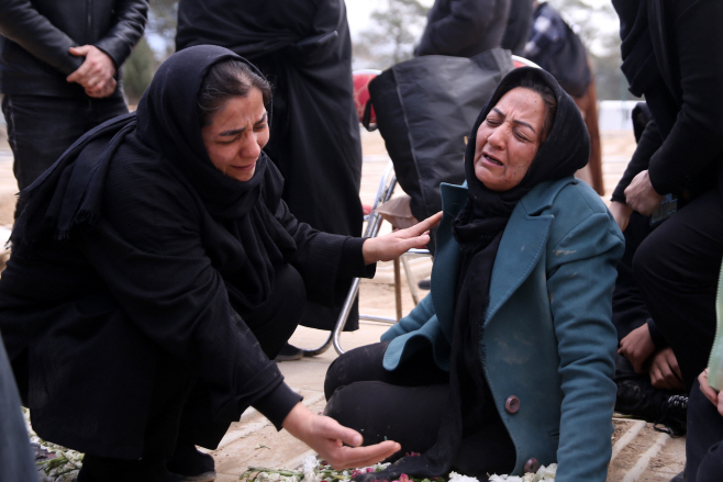 IRAN-TEHRAN-FUNERAL-MOURNING