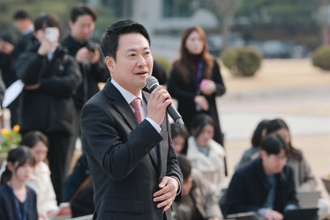 인사말하는 국민의힘 장동혁 대표<YONHAP NO-5190>