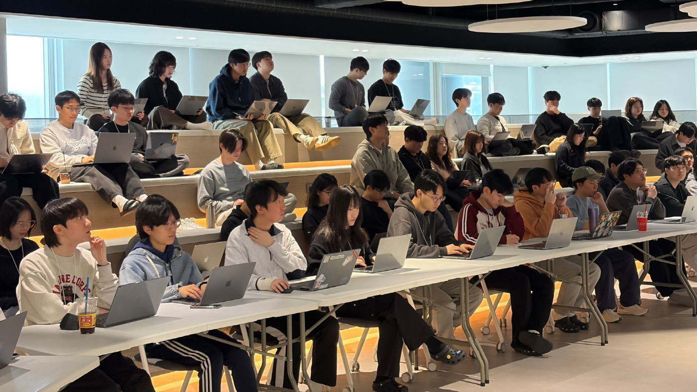 26.03.12 [카카오 보도사진] 카카오, 미래 기술 인재 양성 지속 확대… ‘카카오테크 부트캠프’ 4기 교육생 150명 모집