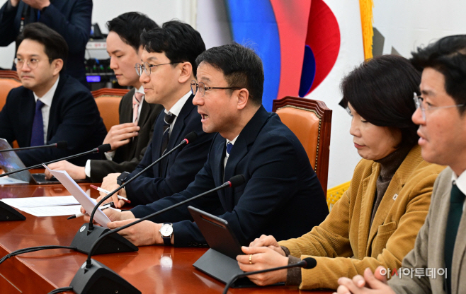 민주당 정책조정회의-11