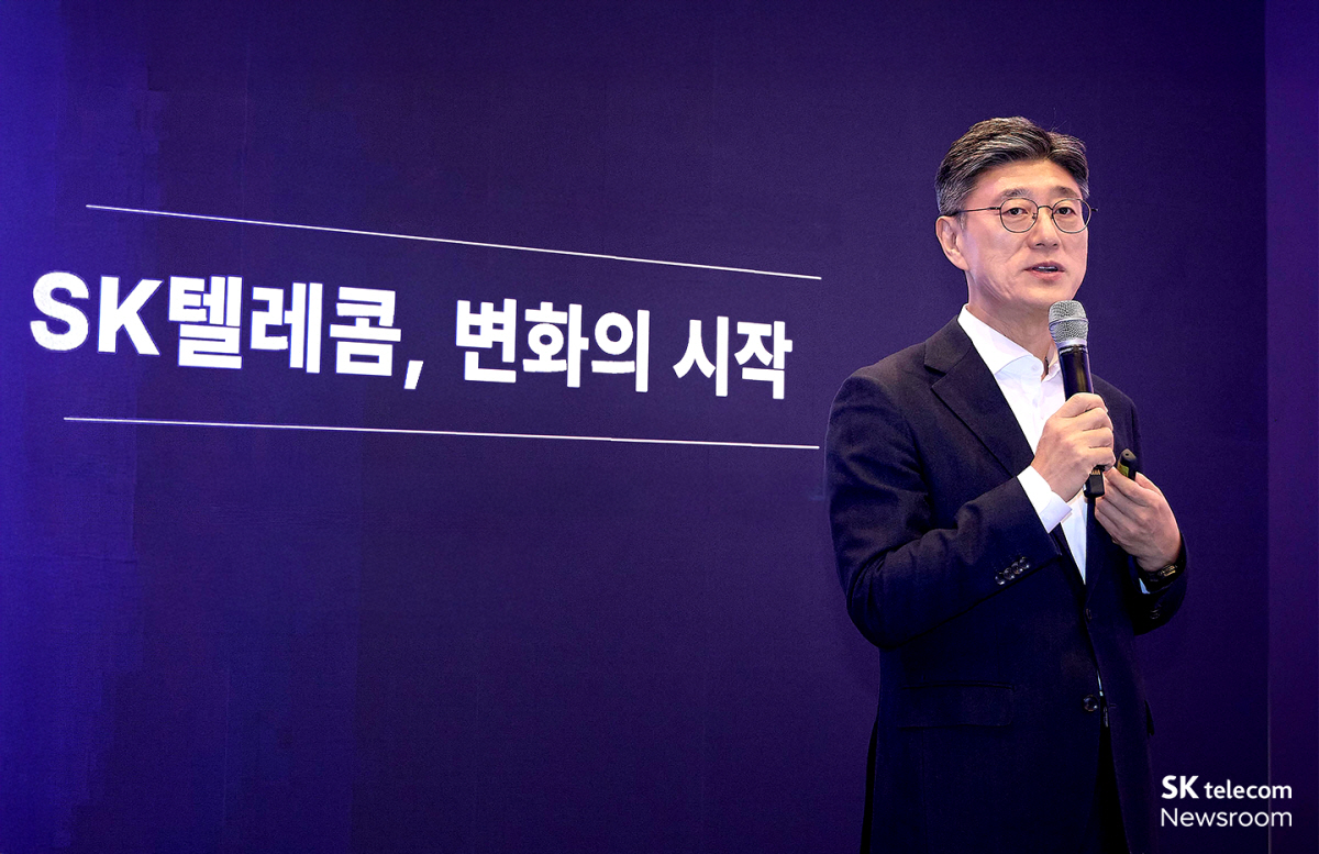 CEO-칼럼-MWC26에서-마주한-‘AI의-성당-그리고-SKT가-걸어갈-담대한-‘변화의-길_05-1200x777