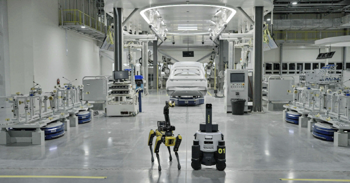 (사진6) AI와 로봇이 만든 초자동화 공장,CNN이 주목한 현대차의 미래  (1)