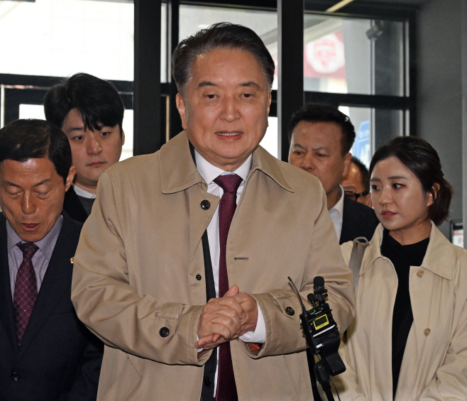 국민의힘 찾은 김영환 충북지사