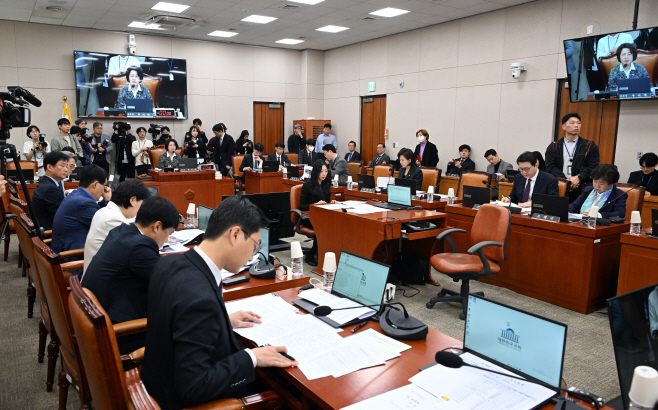 [포토] 법제사법위원회 전체회의