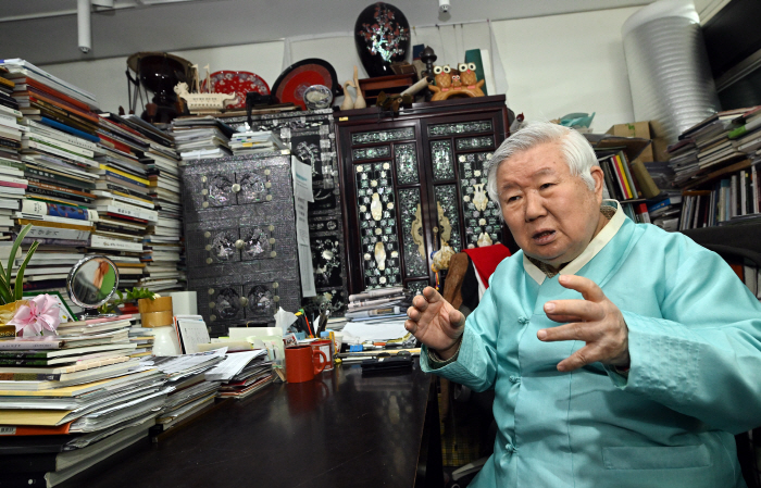 이칠용 한국공예예술가협회 회장