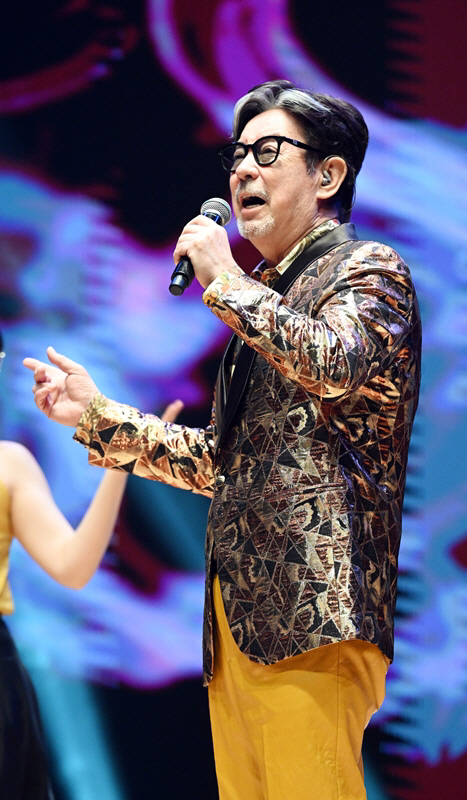 데뷔 50주년 콘서트를 앞둔 가수 윤수일