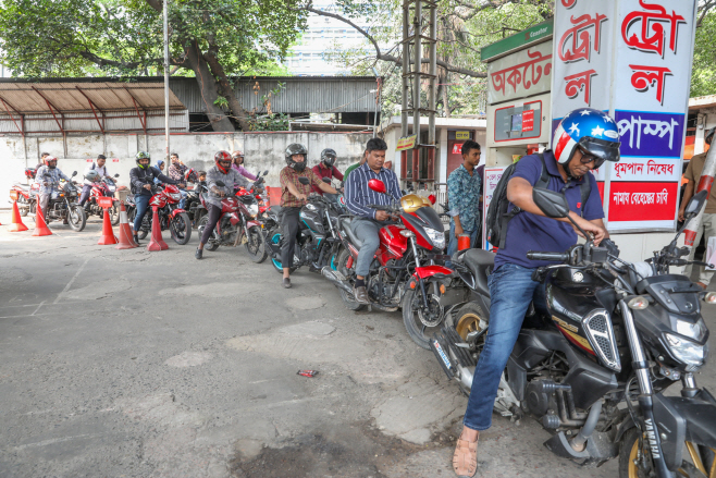 BANGLADESH FUEL STATION <YONHAP NO-6589> (EPA)