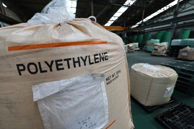 나프타 수급 차질에 PE·PP 공급 불안<YONHAP NO-3477>