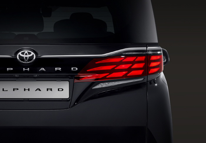 알파드 외관_리어램프