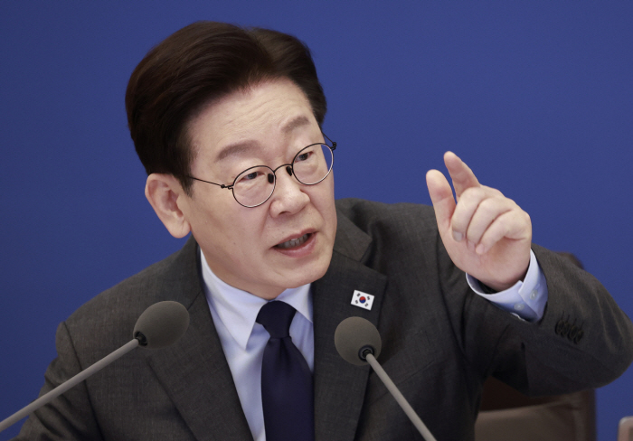 국무회의 발언하는 이재명 대통령