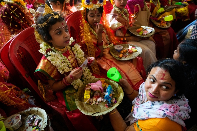 India Hindu Festival <YONHAP NO-7178> (AP)