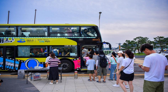 여수의 밤, 낭만이 달린다! ‘시간을 달리는 버스커’ 운행 시작