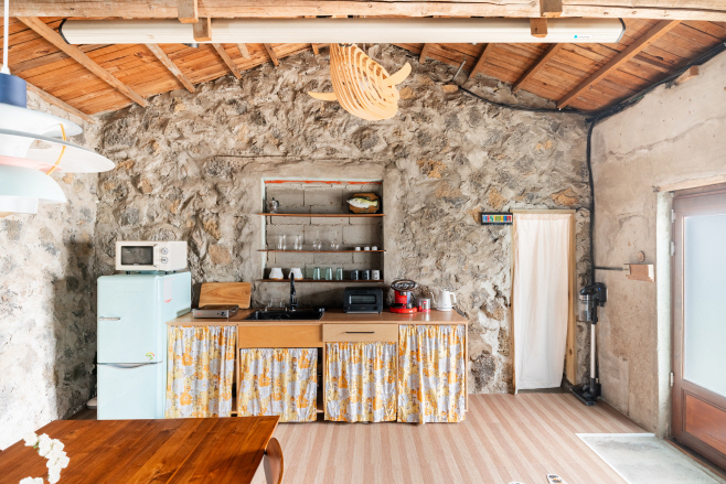 사진2. 제주, 서귀포 - 산방산 유채꽃을 즐길 수 있는 아늑한 돌집 숙소