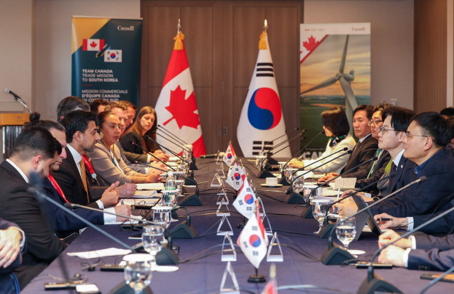 (26.03.31)한-캐나다 에너지안보 리더십 대화03