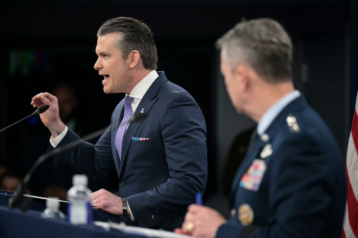 US-ISRAEL-IRAN-WAR-HEGSETH
