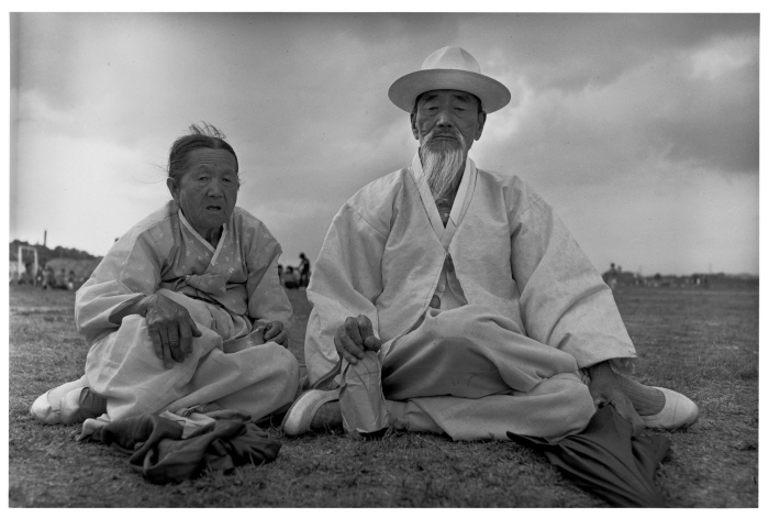 육명심, 〈경상북도 안동〉, 〈백민〉연작, 1983, Gelatin silver print, 뮤지엄한미 소장