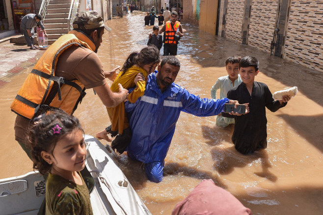PAKISTAN-WEATHER-FLOOD <YONHAP NO-4791> (AFP)