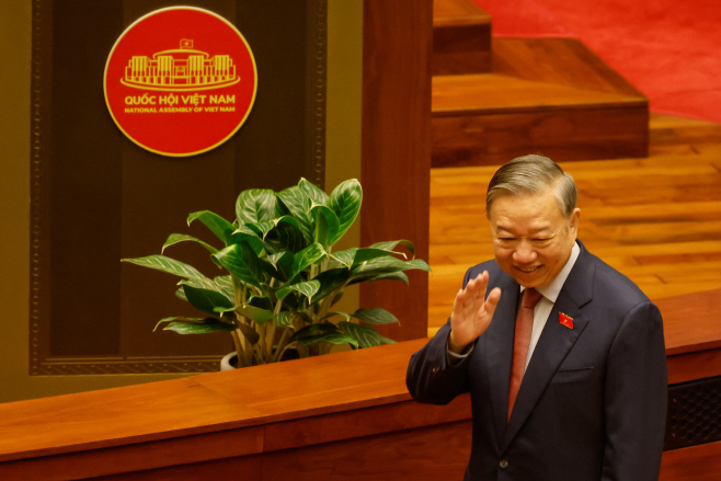 epaselect VIETNAM NATIONAL ASSEMBLY <YONHAP NO-3761> (EPA)