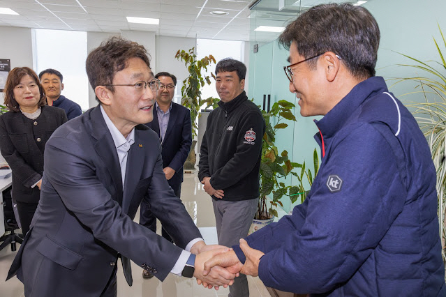 [KT사진자료1] 박윤영 대표, 토탈영업 현장 방문