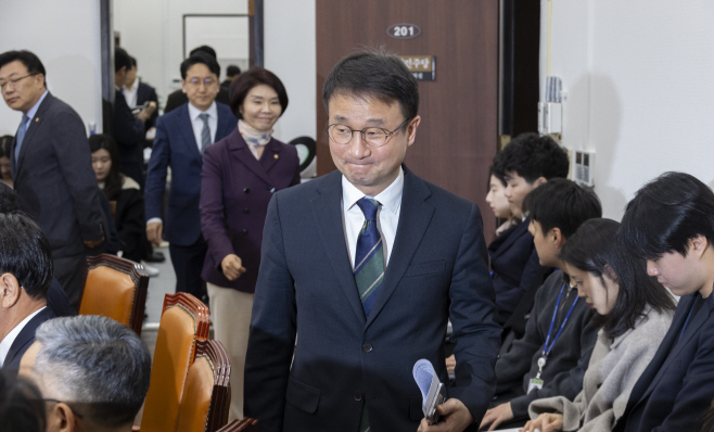 민주당 정책조정회의 입장<YONHAP NO-3644>