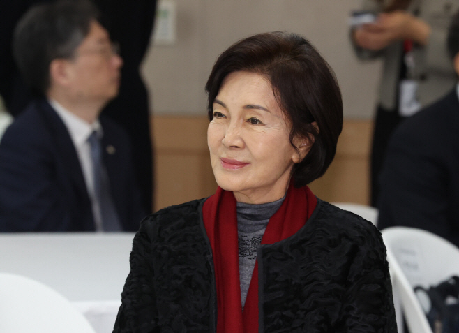 대한적십자사 신임 부회장 취임식 참석한 홍라희...<YONHAP NO-1546>