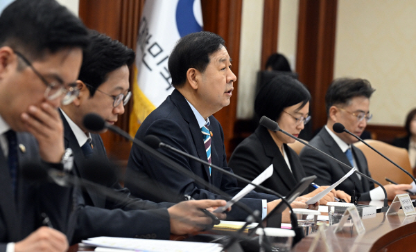 [포토]민생물가 특별관리 관계장관TF 회의에서 발언하는 구윤철 부총리