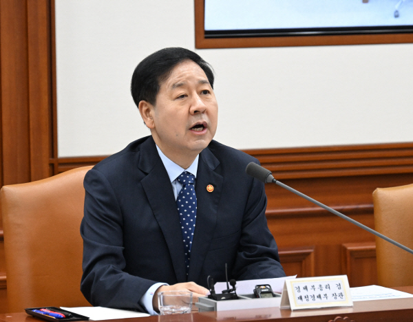 260410구윤철 부총리-비상경제본부회의 겸 경제관계장관회의-서울청사 (2)