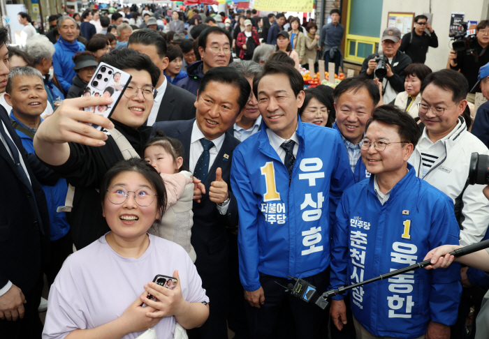 춘천 찾은 정청래 대표<YONHAP NO-5067>