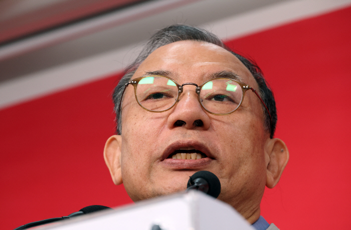 국민의힘 이정현 공천관리위원장 사의 표명…공관위원들도 사의